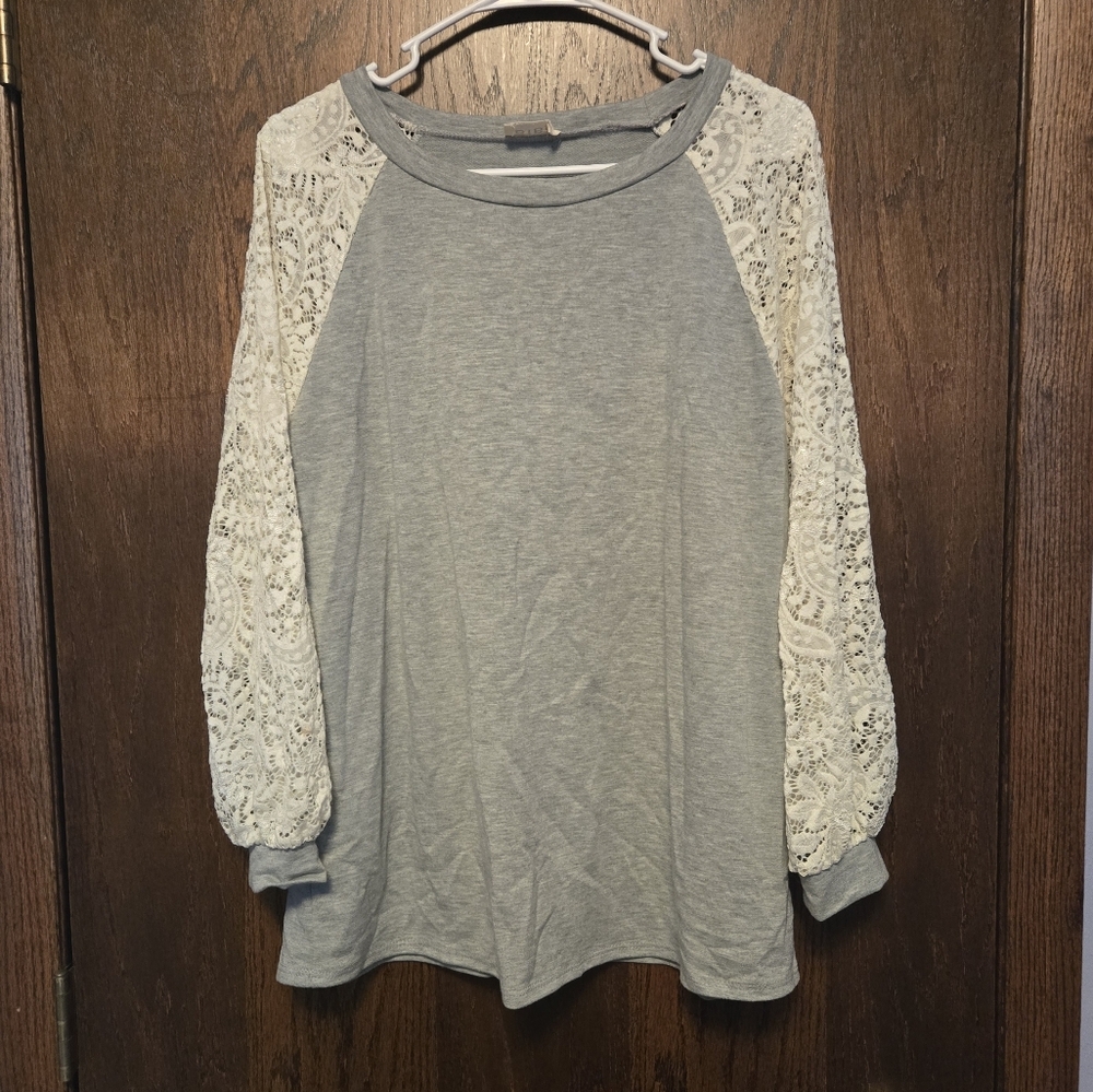 BiBi Lace Longsleeve Top